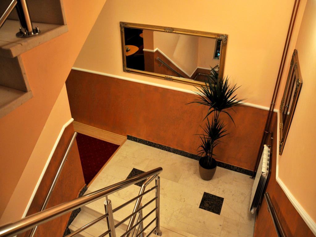 Hotel Arizona Sarajevo Lukavica ภายนอก รูปภาพ