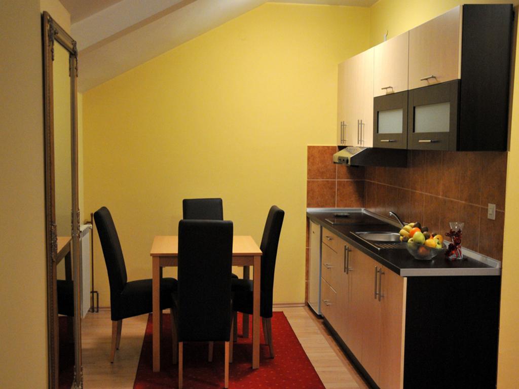 Hotel Arizona Sarajevo Lukavica ภายนอก รูปภาพ