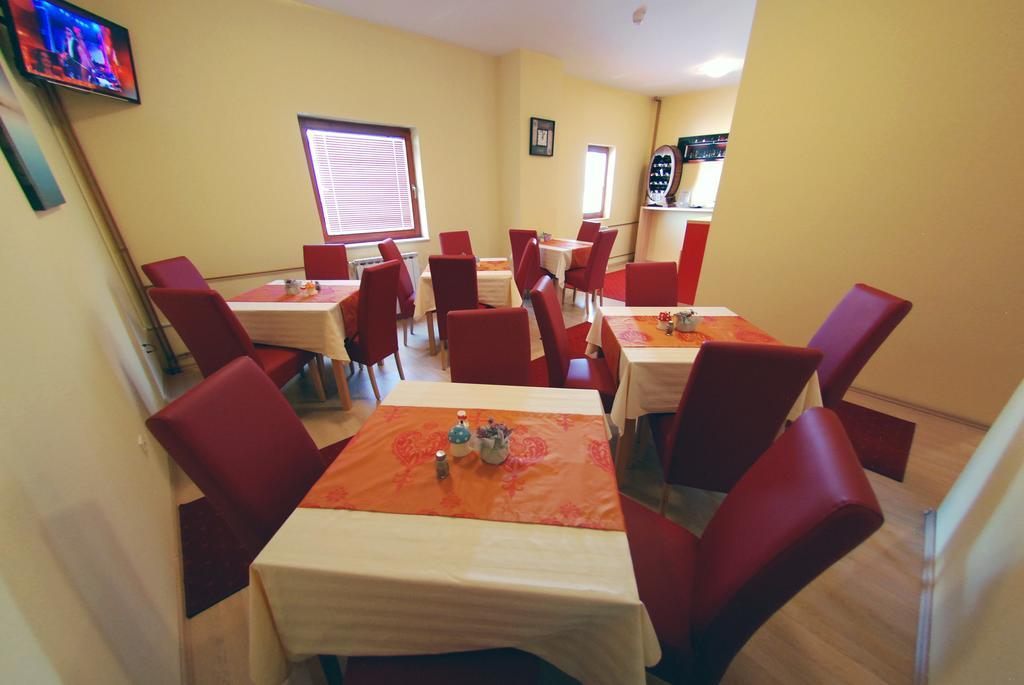 Hotel Arizona Sarajevo Lukavica ภายนอก รูปภาพ