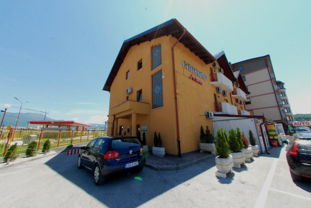 Hotel Arizona Sarajevo Lukavica ภายนอก รูปภาพ