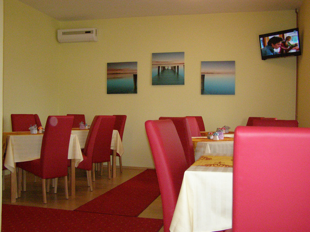Hotel Arizona Sarajevo Lukavica ภายนอก รูปภาพ